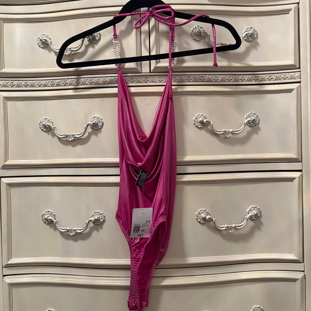 NWTS Forever 21 Fuchsia Metallic Cowl Neck Rhinestone Bodysuit Size XS - Picture 9 of 9